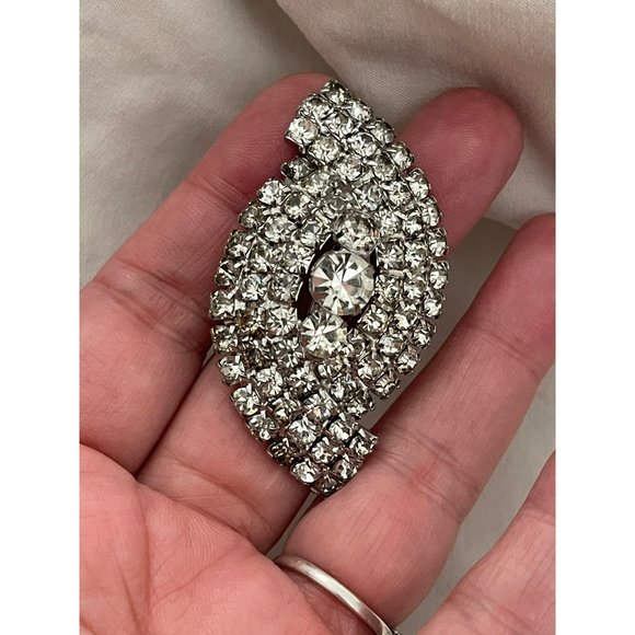 Vintage Rhinestone Encrusted Brooch and 2 Pairs Rhinestone/Bead Clip-on Earrings - Picture 3 of 12